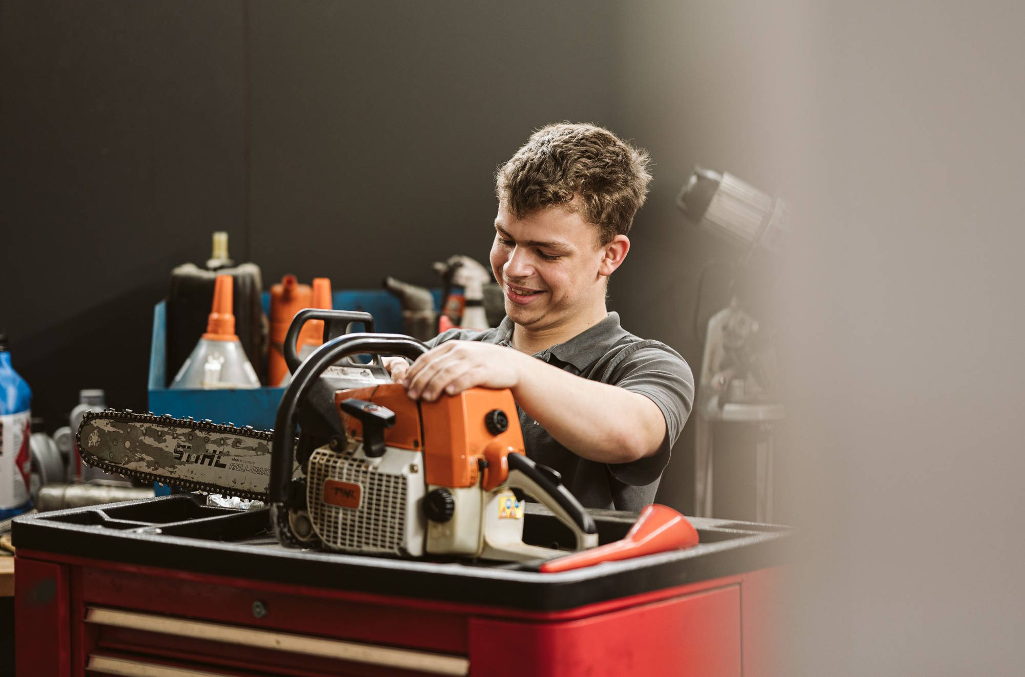 Julian mit Stihl Motorsäge