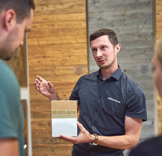 20250926_DAT_1749_1200Px